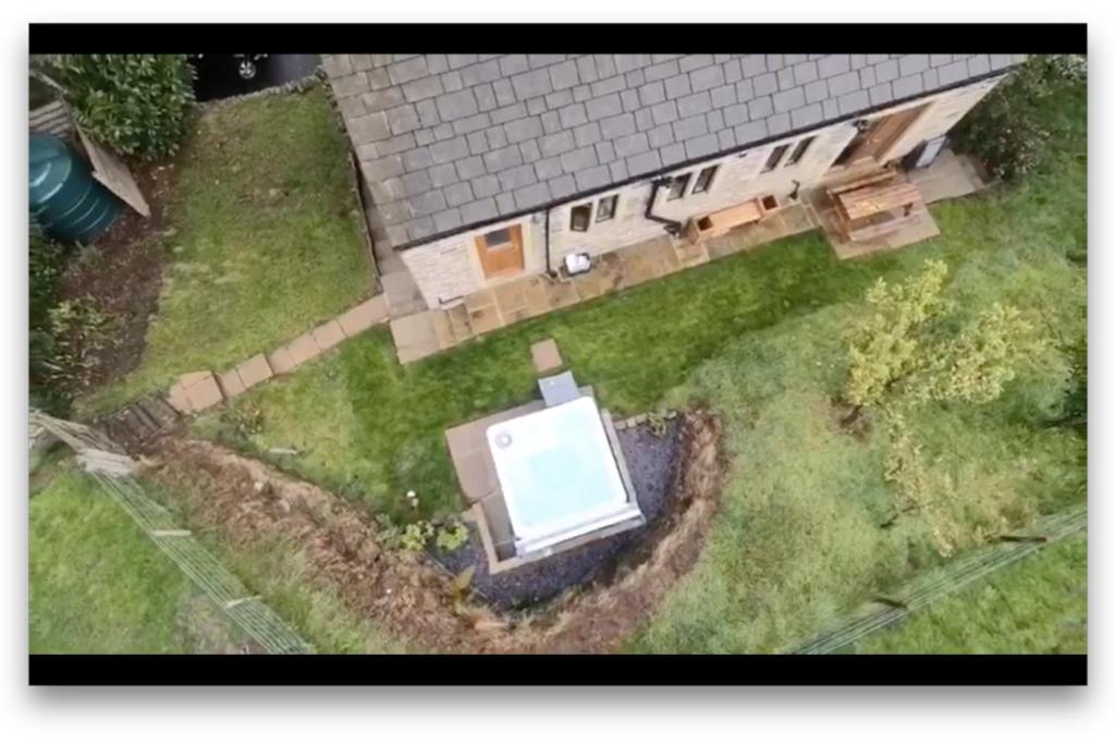 New Barn Conversion With Private Hot Tub Apartment Halifax