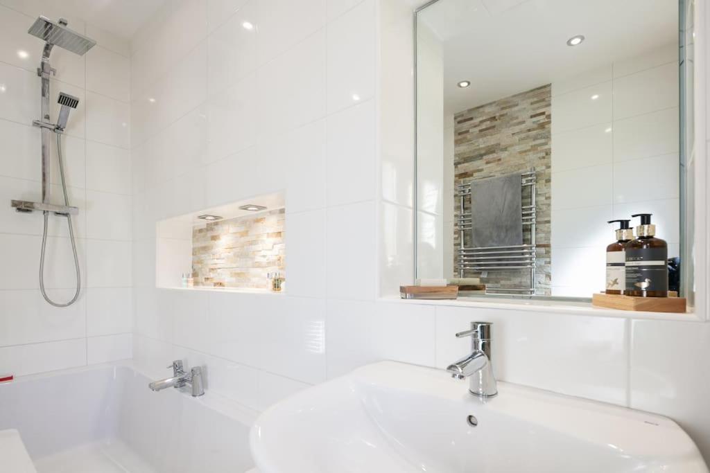 Apartment New Barn Conversion With Private Hot Tub